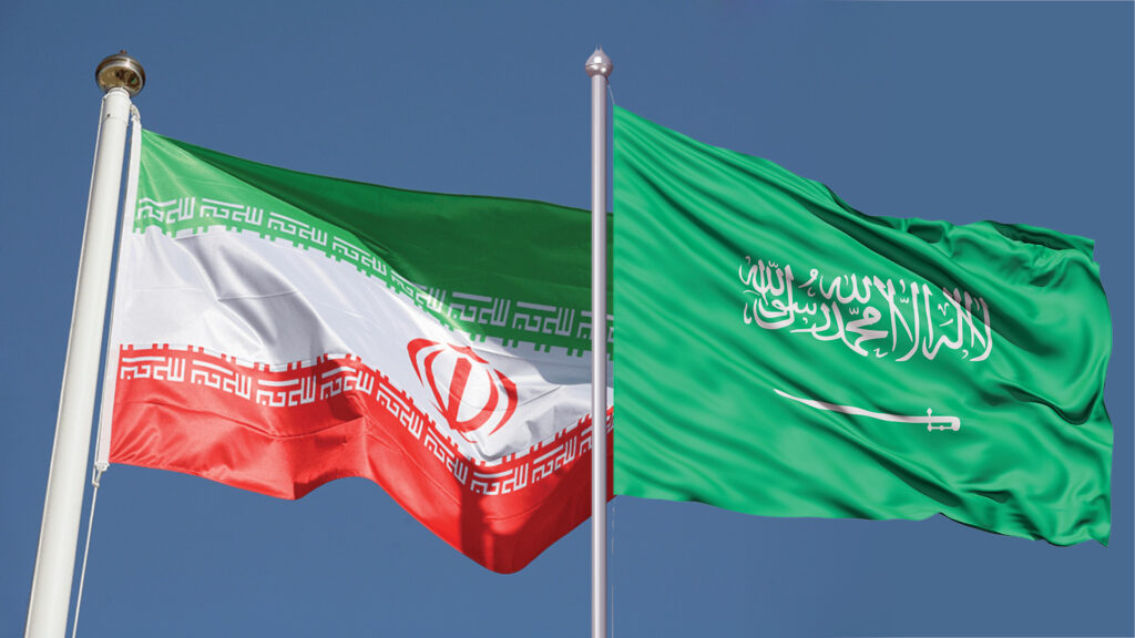 علما السعودية (يمين) وإيران