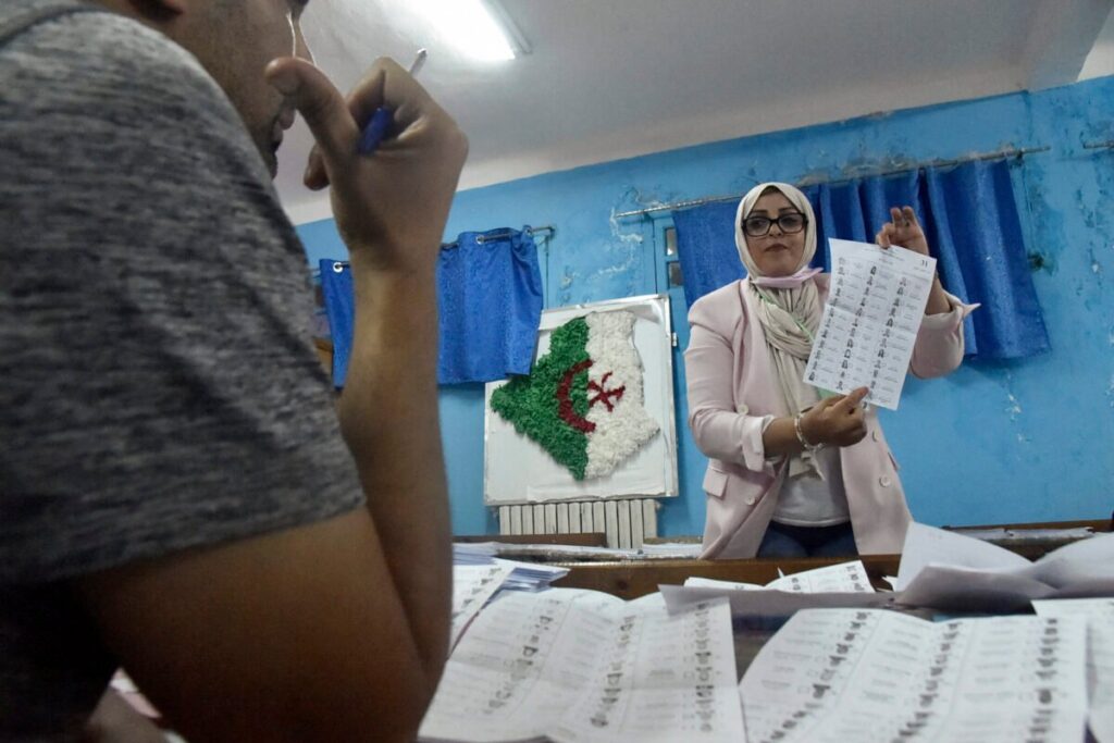 فرز الأصوات في الانتخابات التشريعية الجزائرية