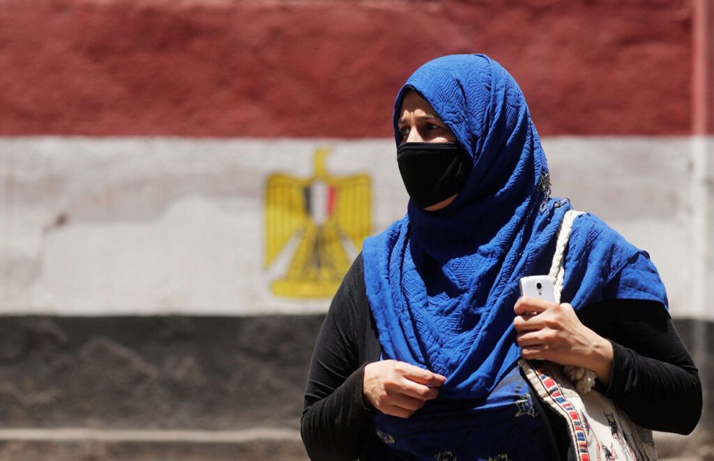 "داعية" مصري يُبرّر العنف ضد المرأة