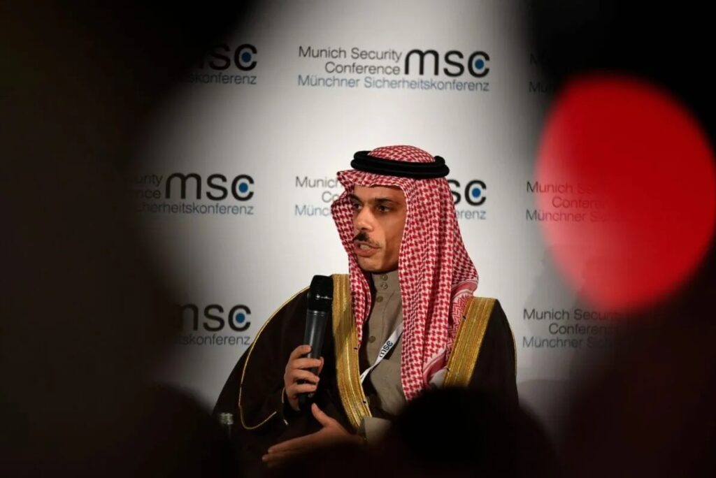 الأمير فيصل بن فرحان آل سعود