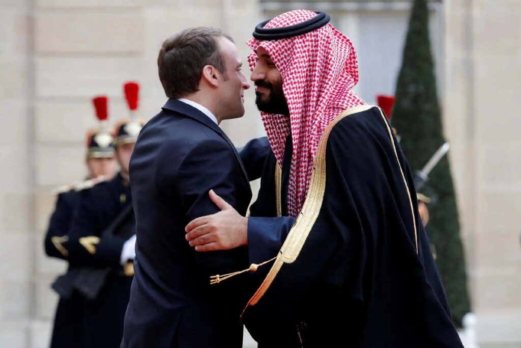 الرئيس الفرنسي "يُعيد تأهيل" بن سلمان لتقبلّه عالميًا