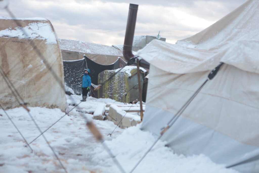 قلق أممي على حياة النازحين بشمال غرب سوريا بسبب الظروف الشتوية الكارثية مخيمات شمال غرب سوريا